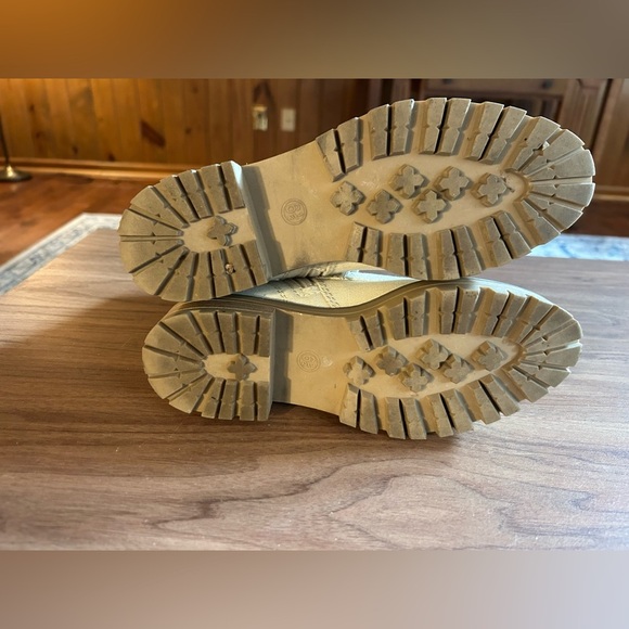 Combat style boots, cream color, women’s size 6-1/2, lace up, Universal Thread - Picture 6 of 6